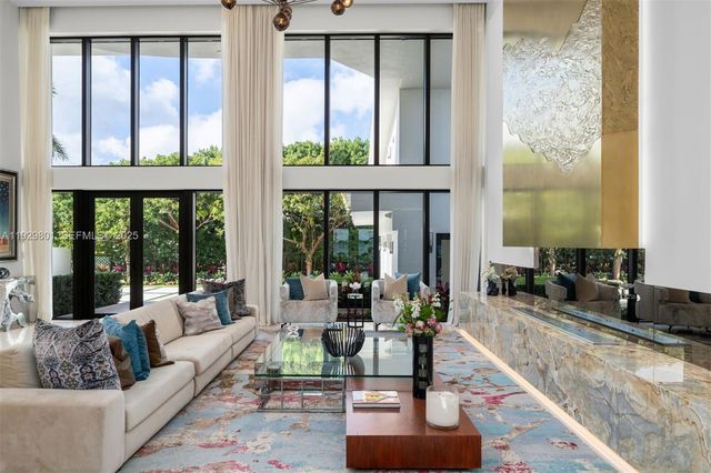 1995 NE 118th Rd, North Miami, FL 33181