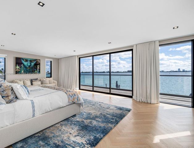 1995 NE 118th Rd, North Miami, FL 33181