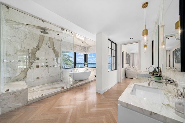 1995 NE 118th Rd, North Miami, FL 33181