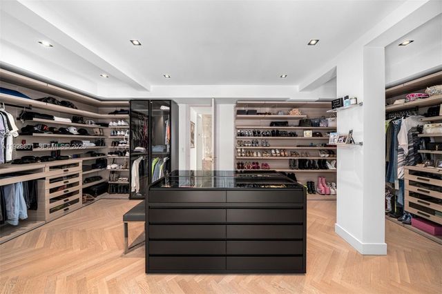 1995 NE 118th Rd, North Miami, FL 33181