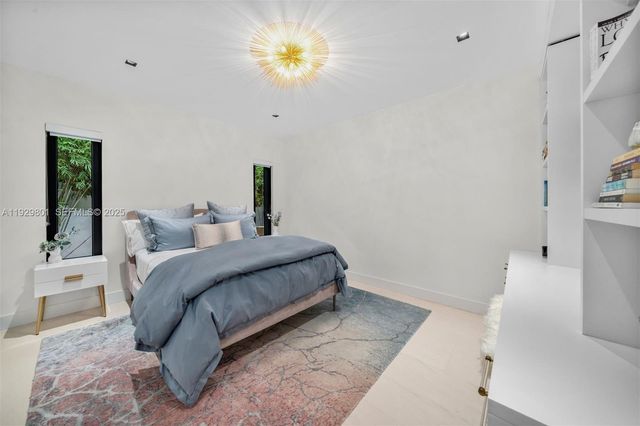 1995 NE 118th Rd, North Miami, FL 33181