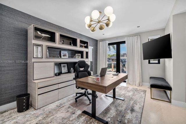 1995 NE 118th Rd, North Miami, FL 33181