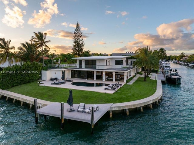 1995 NE 118th Rd, North Miami, FL 33181