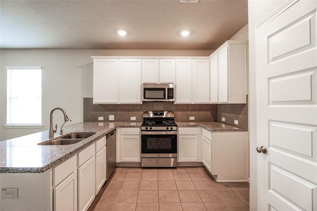 8414 Quiet Bay Drive, Baytown, TX 77523