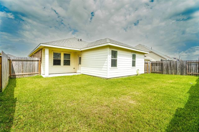 8414 Quiet Bay Drive, Baytown, TX 77523