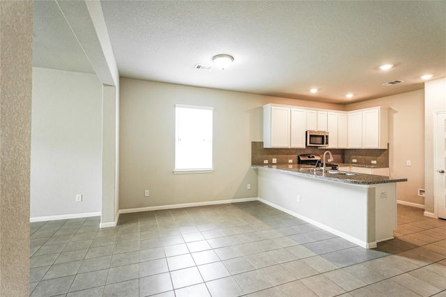 8414 Quiet Bay Drive, Baytown, TX 77523