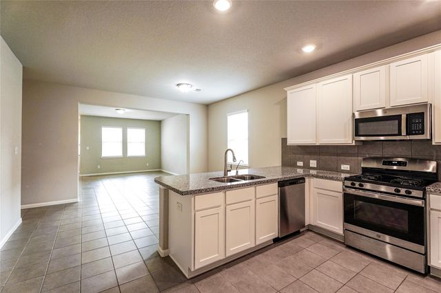 8414 Quiet Bay Drive, Baytown, TX 77523