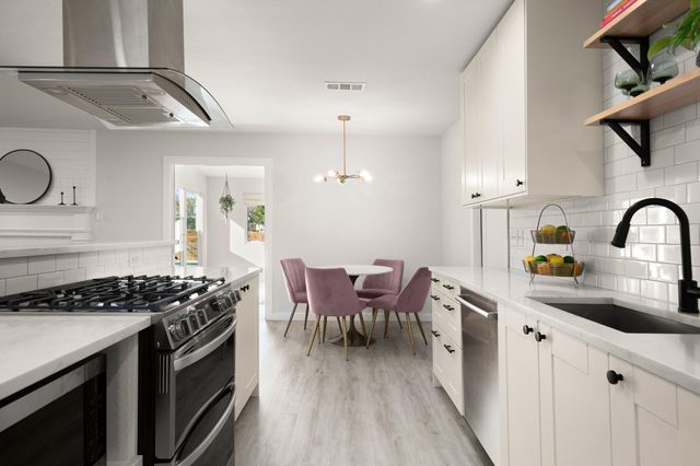 6400 Blarwood DR, Austin, TX 78745