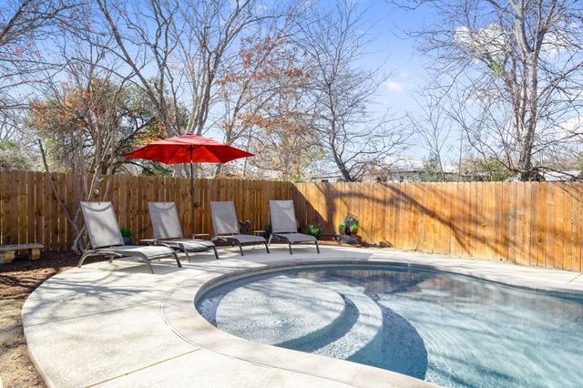 6400 Blarwood DR, Austin, TX 78745