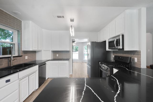 147 River Road, Decatur, TX 76234