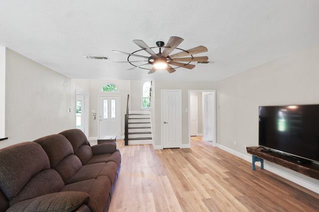 147 River Road, Decatur, TX 76234