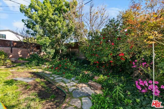 23032 Mobile Street, West Hills (los Angeles), CA 91307