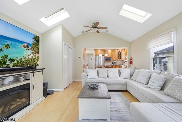 425 Broadway, Pompton Lakes Boro, NJ 07442