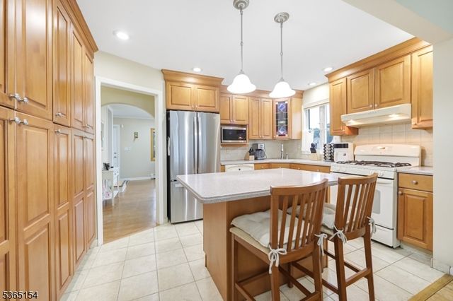 425 Broadway, Pompton Lakes Boro, NJ 07442