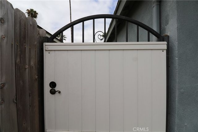 3120 Pierce Avenue, Costa Mesa, CA 92626