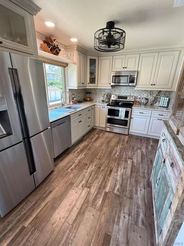 17337 Plaza Maria, San Diego, CA 92128