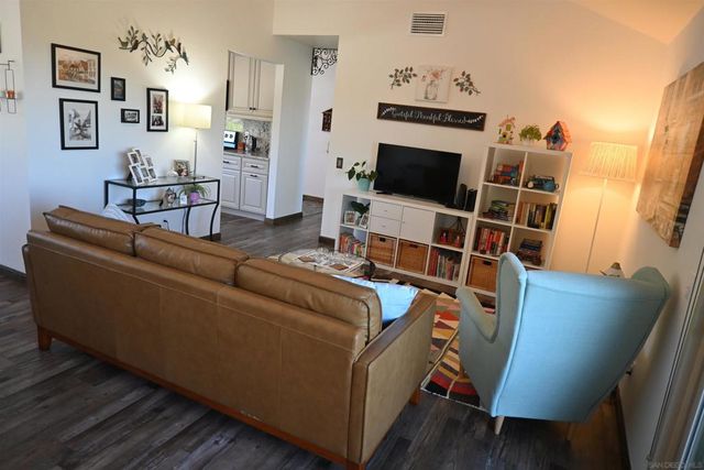 17337 Plaza Maria, San Diego, CA 92128