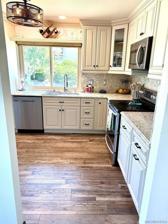 17337 Plaza Maria, San Diego, CA 92128