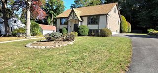 22 GROVE AVENUE Avenue, North Providence, RI 02911