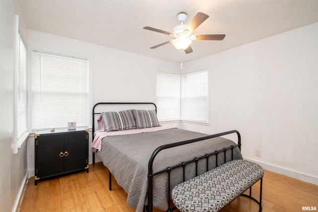 805 E FAIROAKS Avenue, Peoria, IL 61603