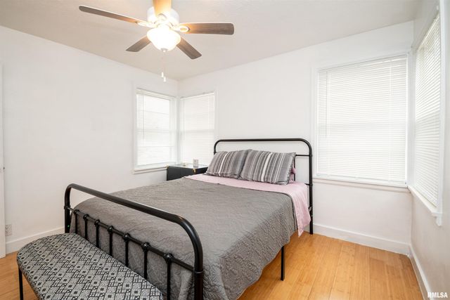 805 E FAIROAKS Avenue, Peoria, IL 61603