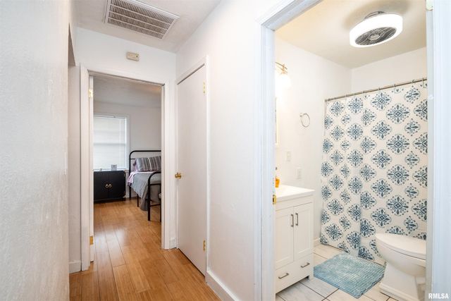 805 E FAIROAKS Avenue, Peoria, IL 61603