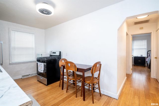 805 E FAIROAKS Avenue, Peoria, IL 61603