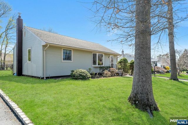 20 Kievit Road, Wayne, NJ 07470