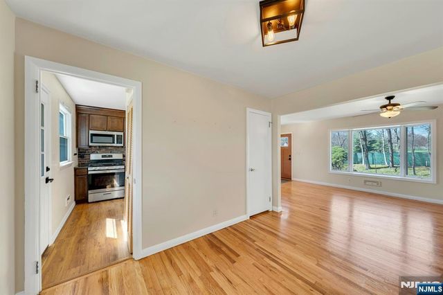 20 Kievit Road, Wayne, NJ 07470