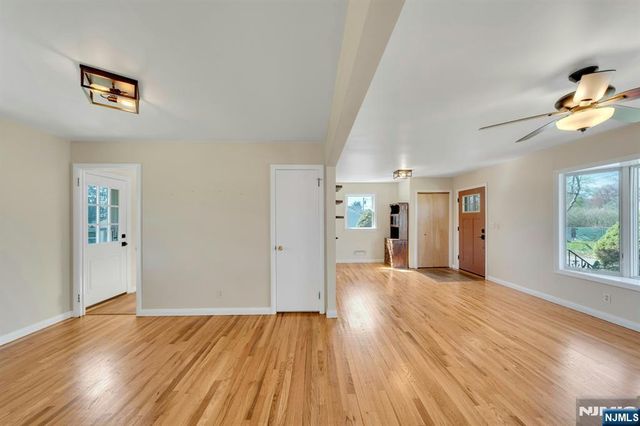 20 Kievit Road, Wayne, NJ 07470