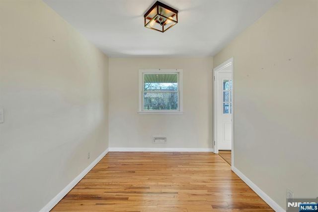 20 Kievit Road, Wayne, NJ 07470