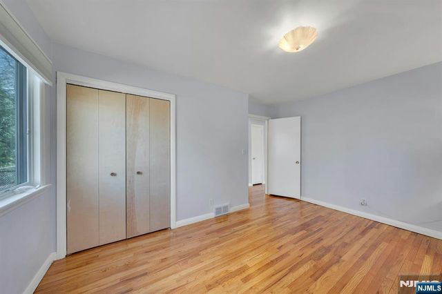 20 Kievit Road, Wayne, NJ 07470