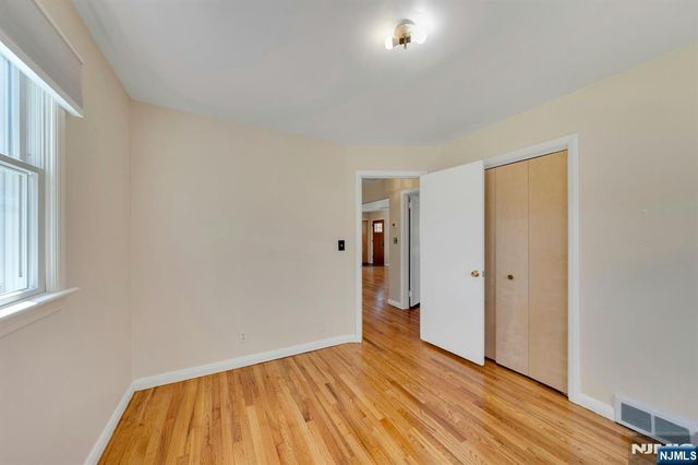 20 Kievit Road, Wayne, NJ 07470