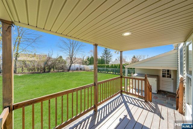 20 Kievit Road, Wayne, NJ 07470