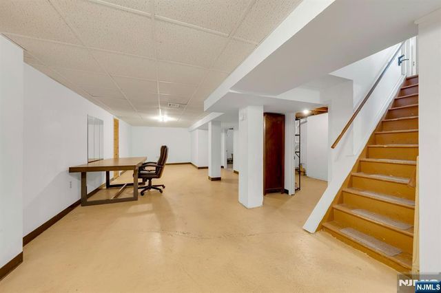 20 Kievit Road, Wayne, NJ 07470