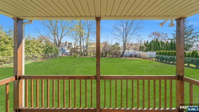 20 Kievit Road, Wayne, NJ 07470