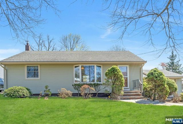 20 Kievit Road, Wayne, NJ 07470