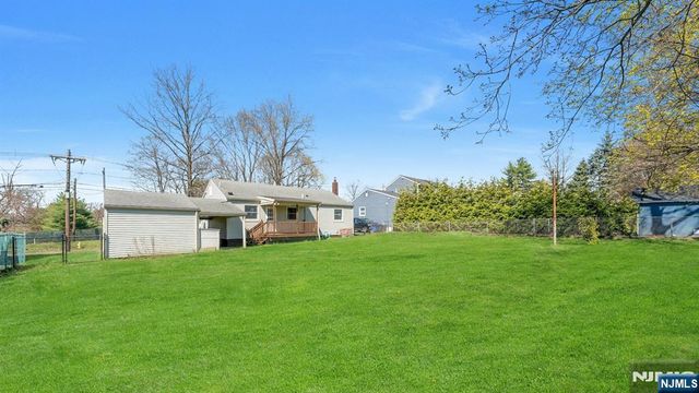20 Kievit Road, Wayne, NJ 07470
