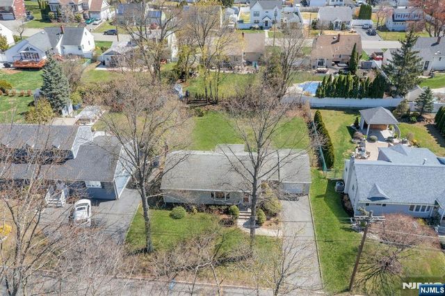 20 Kievit Road, Wayne, NJ 07470