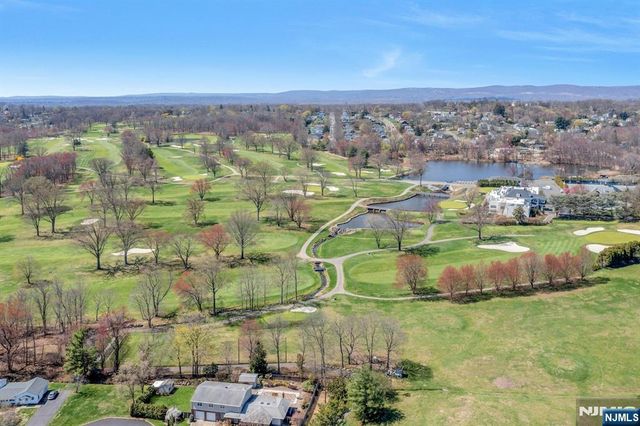 20 Kievit Road, Wayne, NJ 07470