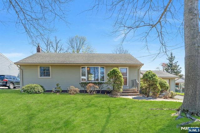 20 Kievit Road, Wayne, NJ 07470