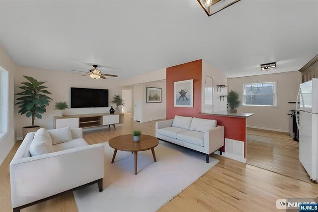 20 Kievit Road, Wayne, NJ 07470