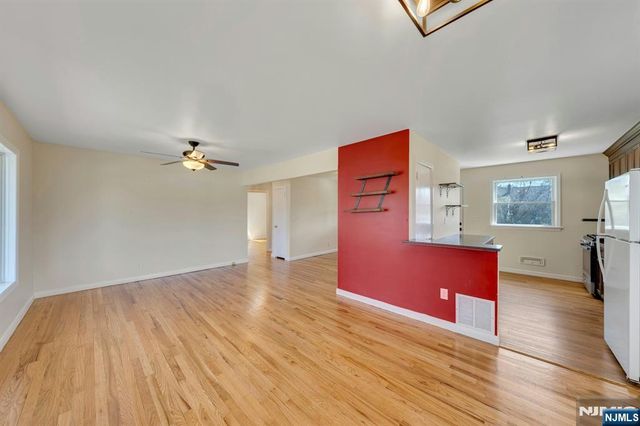 20 Kievit Road, Wayne, NJ 07470