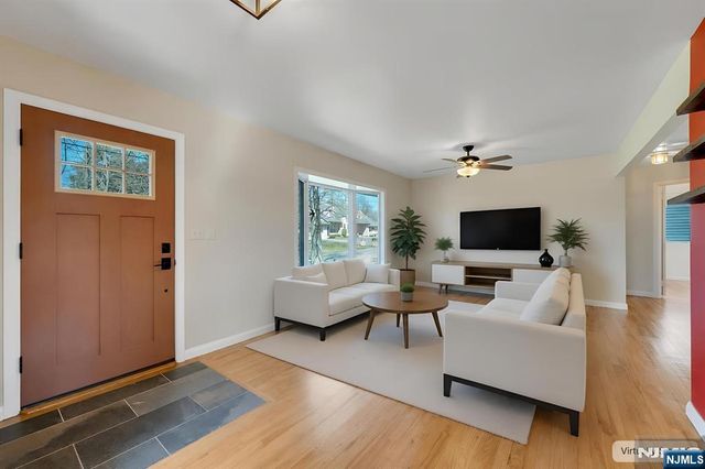 20 Kievit Road, Wayne, NJ 07470