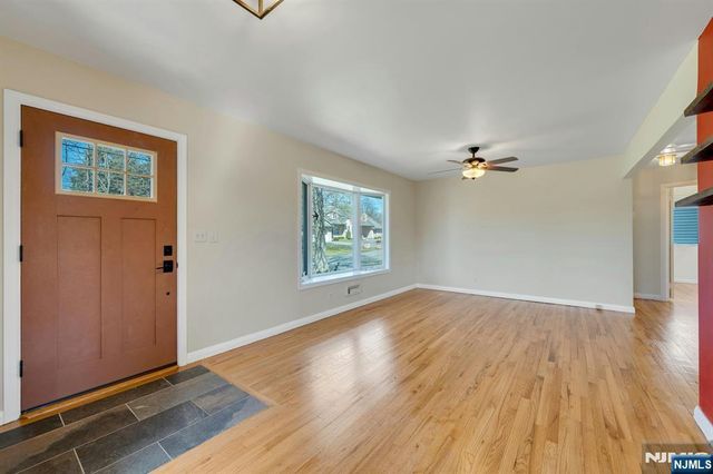 20 Kievit Road, Wayne, NJ 07470
