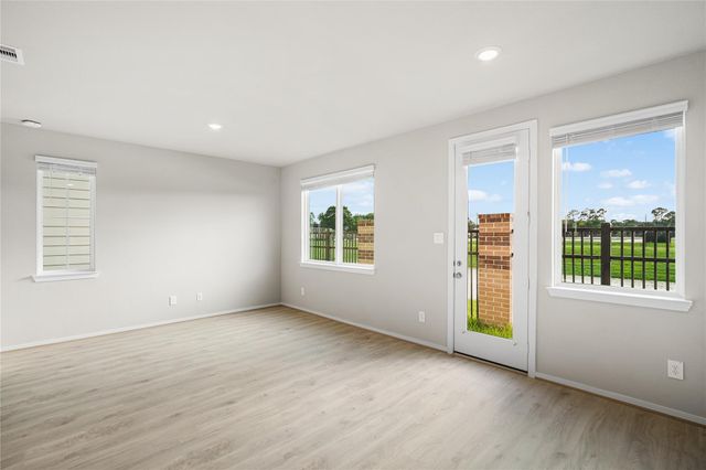 3119 Quiet Sunset Dr, Houston, TX 77080