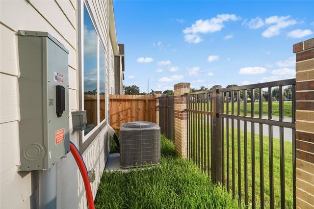 3119 Quiet Sunset Dr, Houston, TX 77080