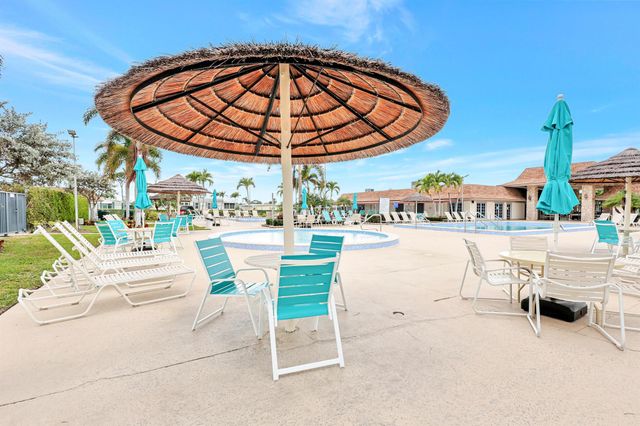 18005 Huapi Bay, Boynton Beach, FL 33436