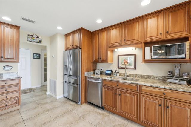 8342 W LAKE MARION ROAD, Haines City, FL 33844