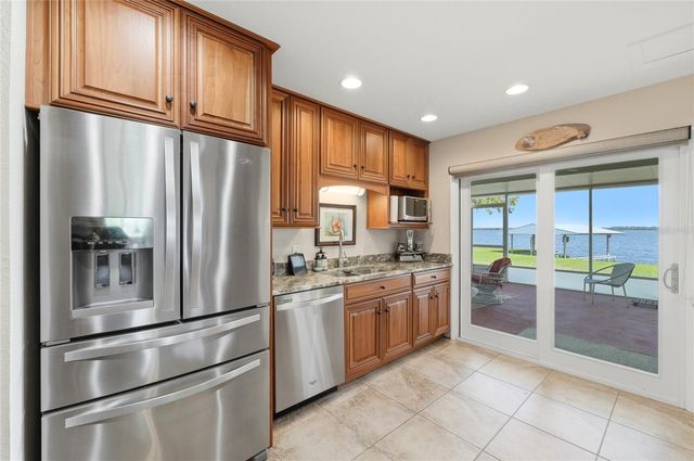 8342 W LAKE MARION ROAD, Haines City, FL 33844